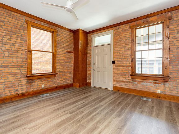 2nd image of 279-281 E Beck St