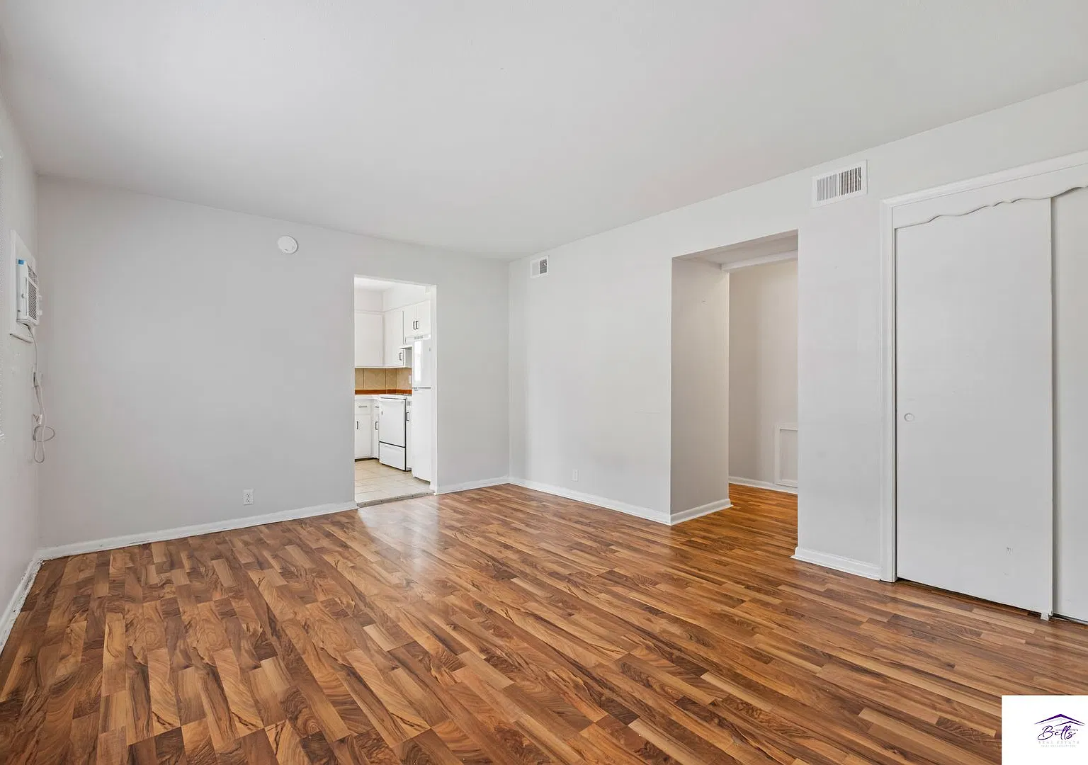1021 Apartments — Photo 2