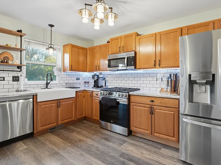 950 Donnelly Pl — Photo 19