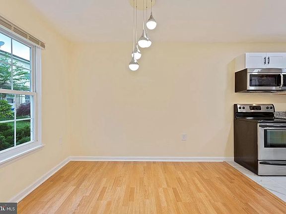 4th image of 43 Adams Dr NE