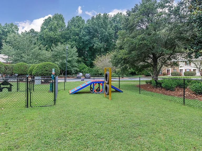 Ashley Oaks Apartments — Photo 11
