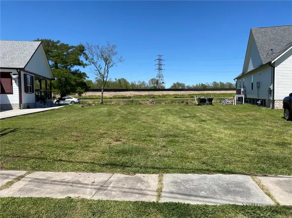 1956 Benjamin St, Arabi, LA 70032