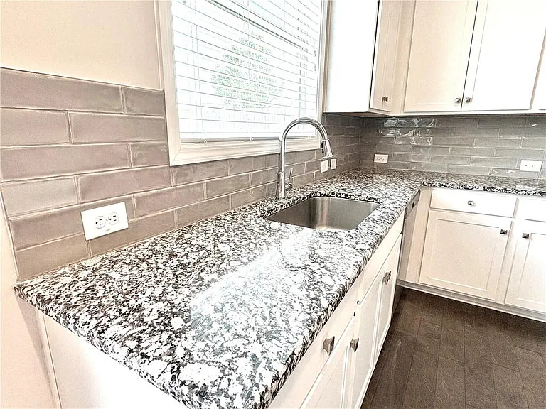 6085 Bay Point Cv — Photo 7
