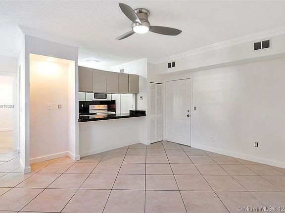 4th image of 1559 Michigan Ave APT 204