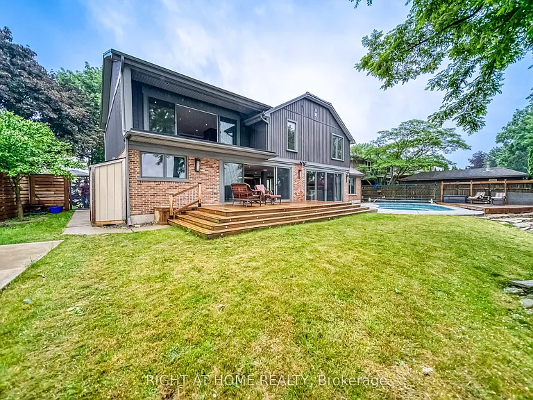 44 Royal Henley Blvd — Photo 38
