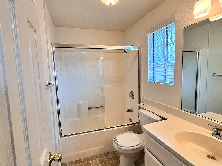 1227 S Alta Vista Ave #E — Photo 10