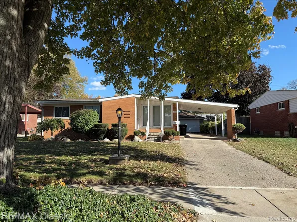 10025 Buckingham Ave, Allen Park, MI 48101