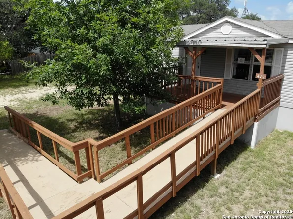 471 Private Road 1519, Bandera, TX 78003