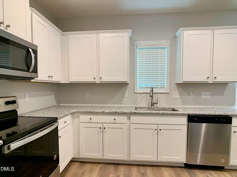 131 Diploma Dr — Photo 5