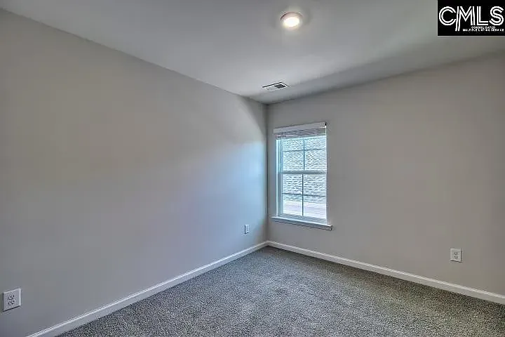 462 Middlebury Ln — Photo 7