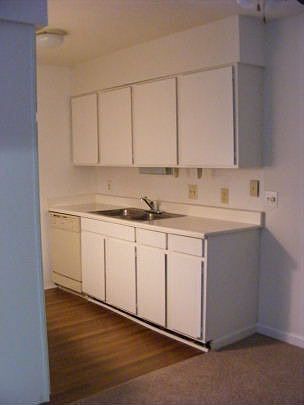 kitchen w/ all aplliances 