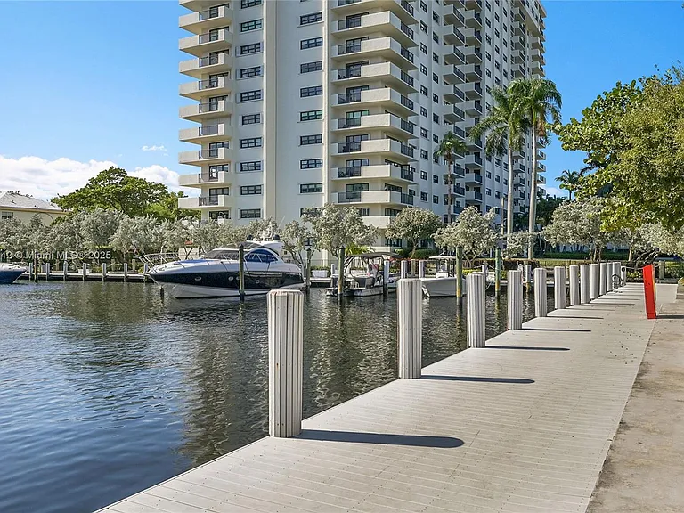 3200 N Port Royale Dr N #1009 — Photo 38
