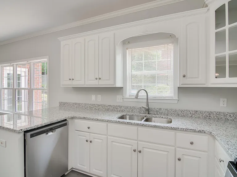 201 Dorset Dr — Photo 15