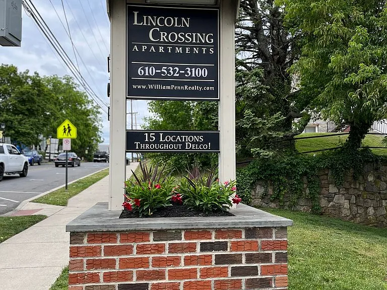 Lincoln Crossing Apartments — Photo 14