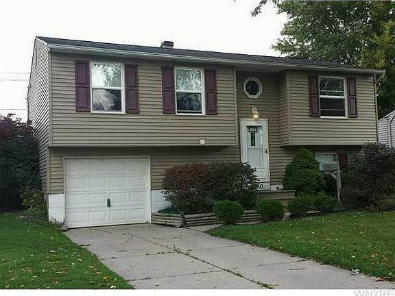 2nd image of 120 Le Havre Dr