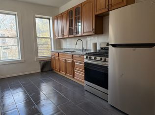 72-22 67th St #2R, Ridgewood, NY 11385