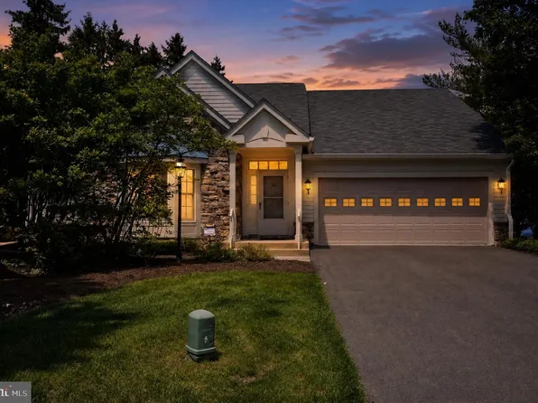 12 Fringe Tree Ct, Princeton, NJ 08540
