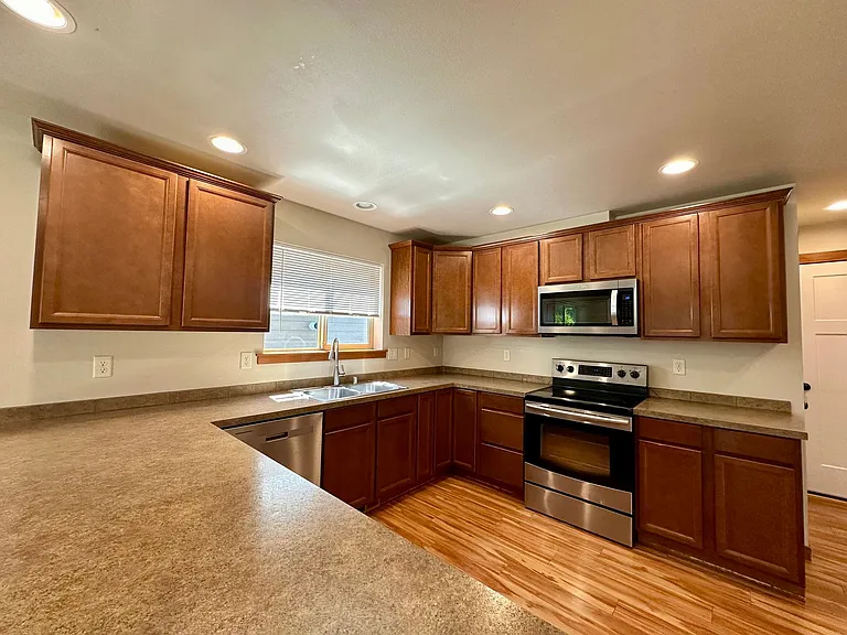 5835 Pioneer Ridge Pl — Photo 4