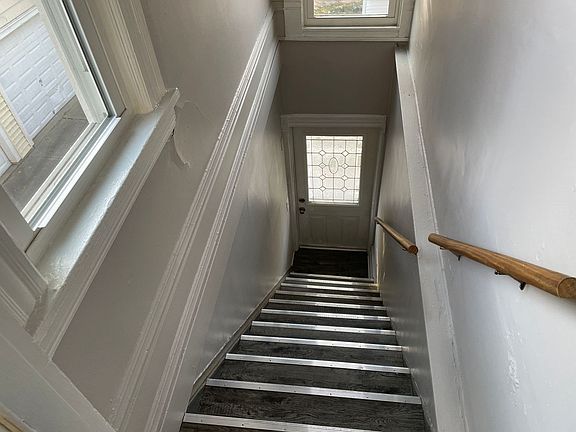 2nd image of 258 Quimby St NE #02