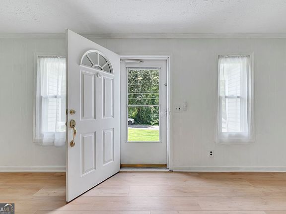 5th image of 212 Foothill Dr