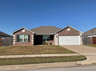 2004 S 12th St, Broken Arrow, OK 74012