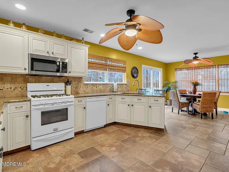 107 Shenandoah Blvd — Photo 34