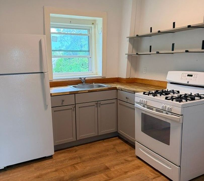 1st image of 290 Lincoln St APT 3