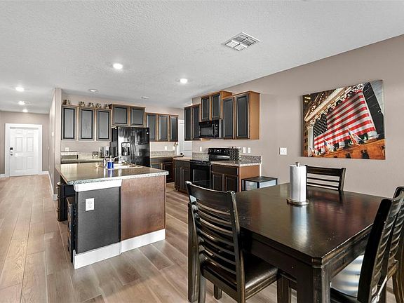 2nd image of 6601 Rainbow Springs Ln