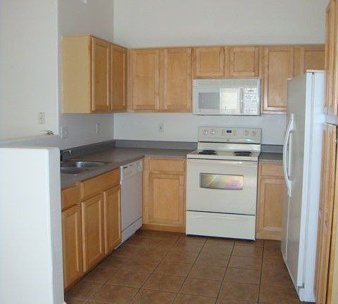 4th image of 11459 E Cicero St