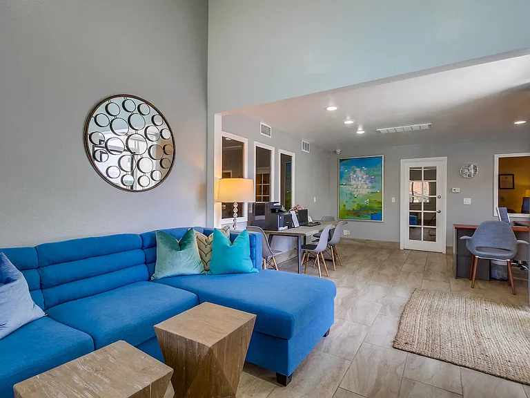 Harbor Cliff Apartments — Photo 3