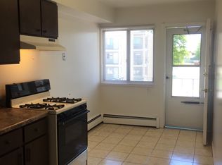 2023 N Butrick St APT 7, Waukegan, IL 60087
