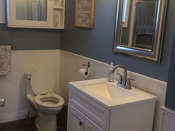 5th image of 5271 Lake Shore Dr NE