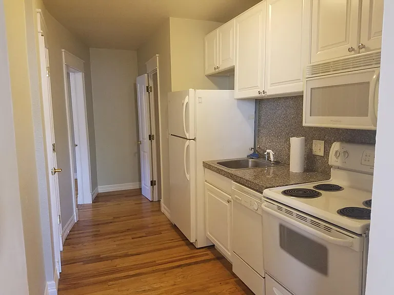 1650 N Pearl St #1 — Photo 5