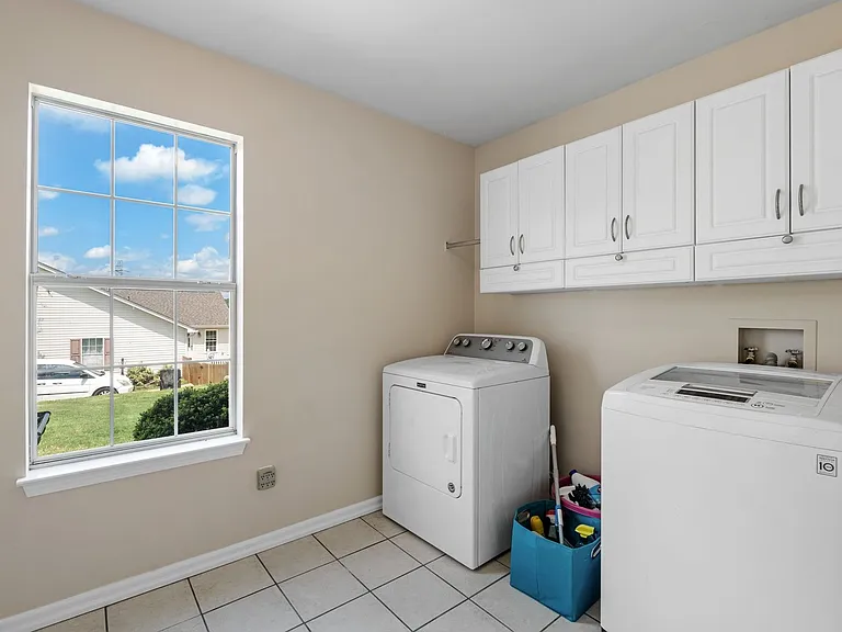 124 Cornelson Dr — Photo 27