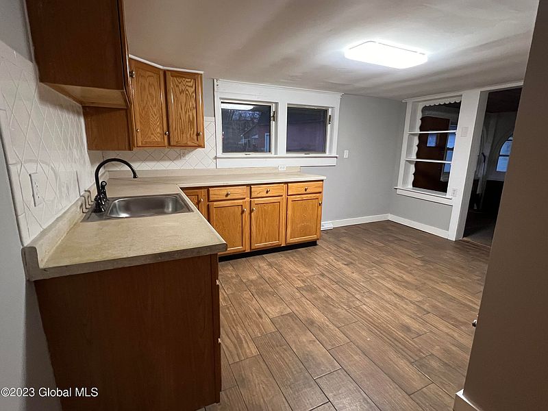 4th image of 35 LaBarge Street