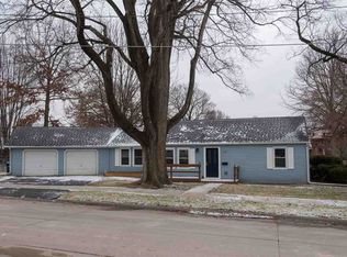 1305 E Bloomington St, Iowa City, IA 52245