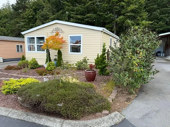 529 Puerto Vista Dr, Coos Bay, OR 97420