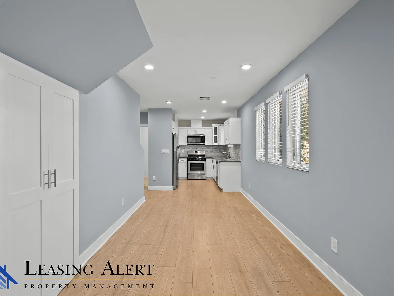 2 bed, 2.5 bath, 1400 sqft, $4,100 — Photo 4