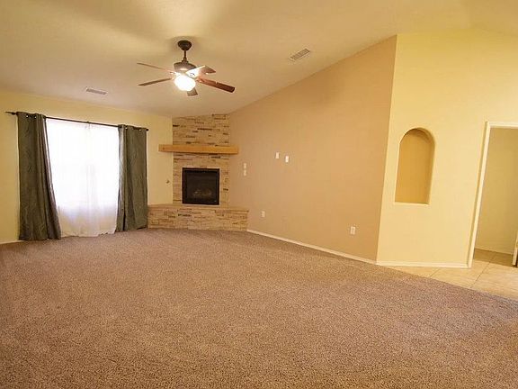 3rd image of 816 Kipuka Dr NW