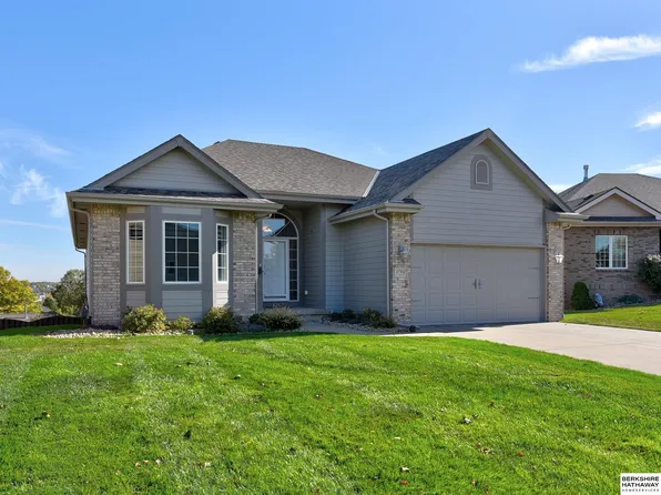 17312 Edna St, Omaha, NE 68136