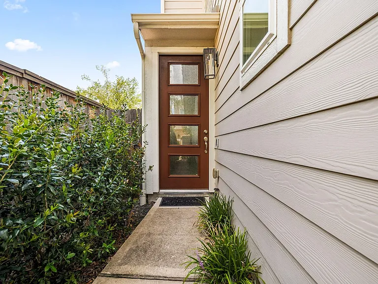 9914 Brickhouse Dr — Photo 7