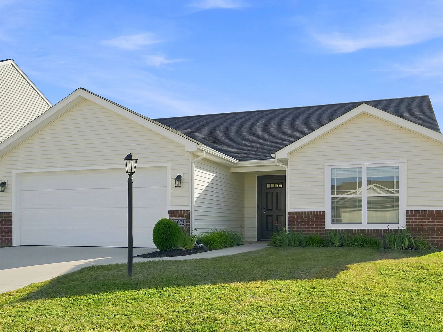 3 bed, 1197 sqft, $1,950 — Photo 1