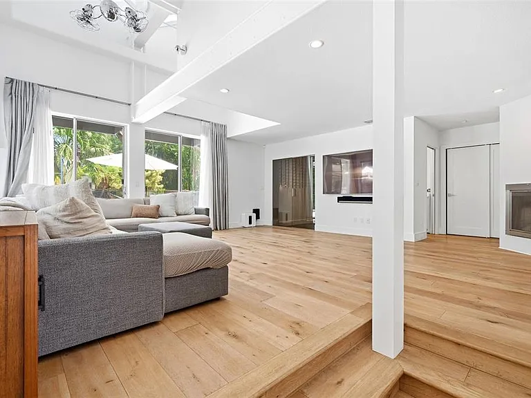 141 Giralda Blvd NE — Photo 25