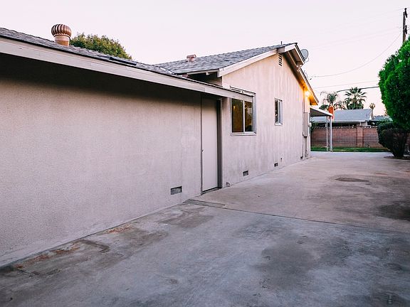 5th image of 5384 E Lewis Ave