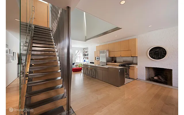 Sold by Douglas Elliman | media 20