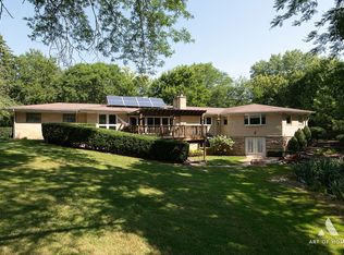 125 Howe Ter, Barrington, IL 60010