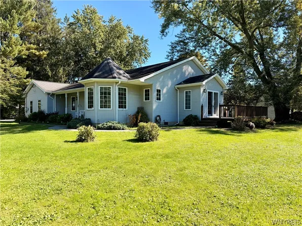 5790 Homestead Rd, Hamburg, NY 14075