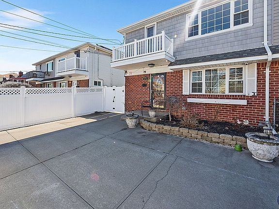3rd image of 69-43 Thursby Ave