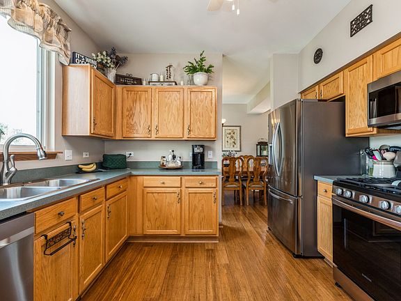 5th image of 10445 Longfield Dr