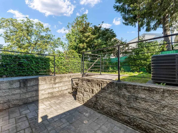 152 Beach Street image 33 of 36